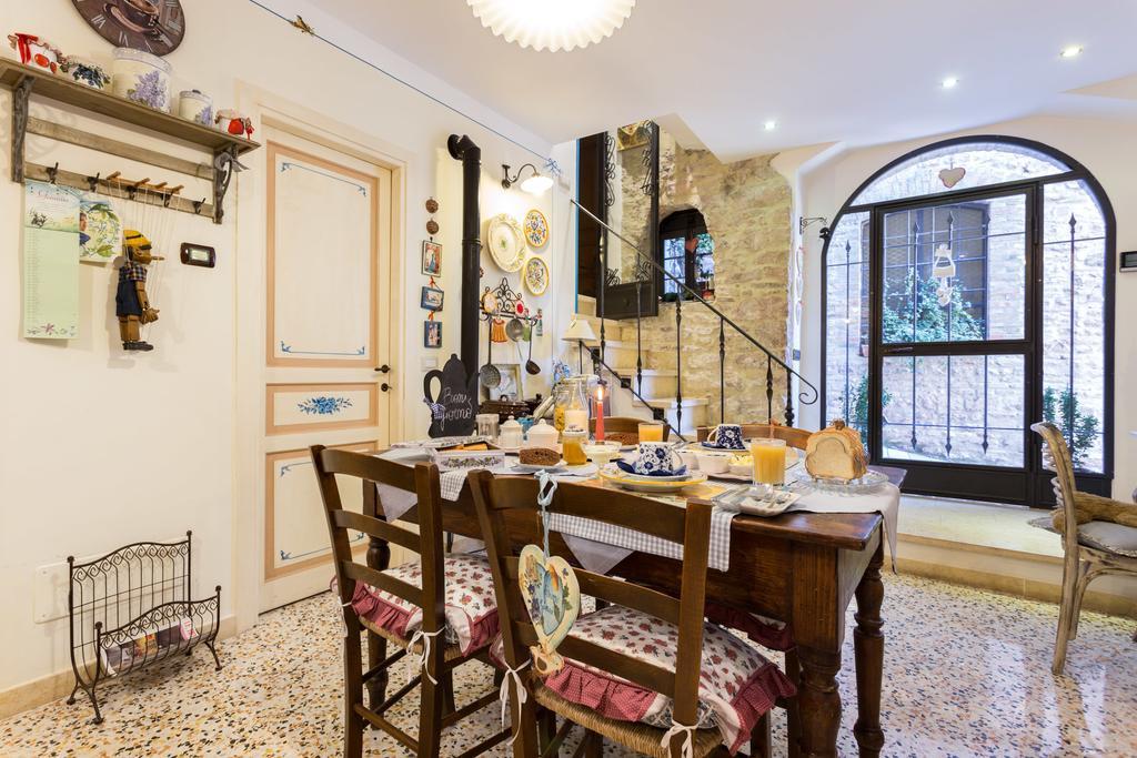Bed And Breakfast A Casa Delle Fate Assisi Kültér fotó