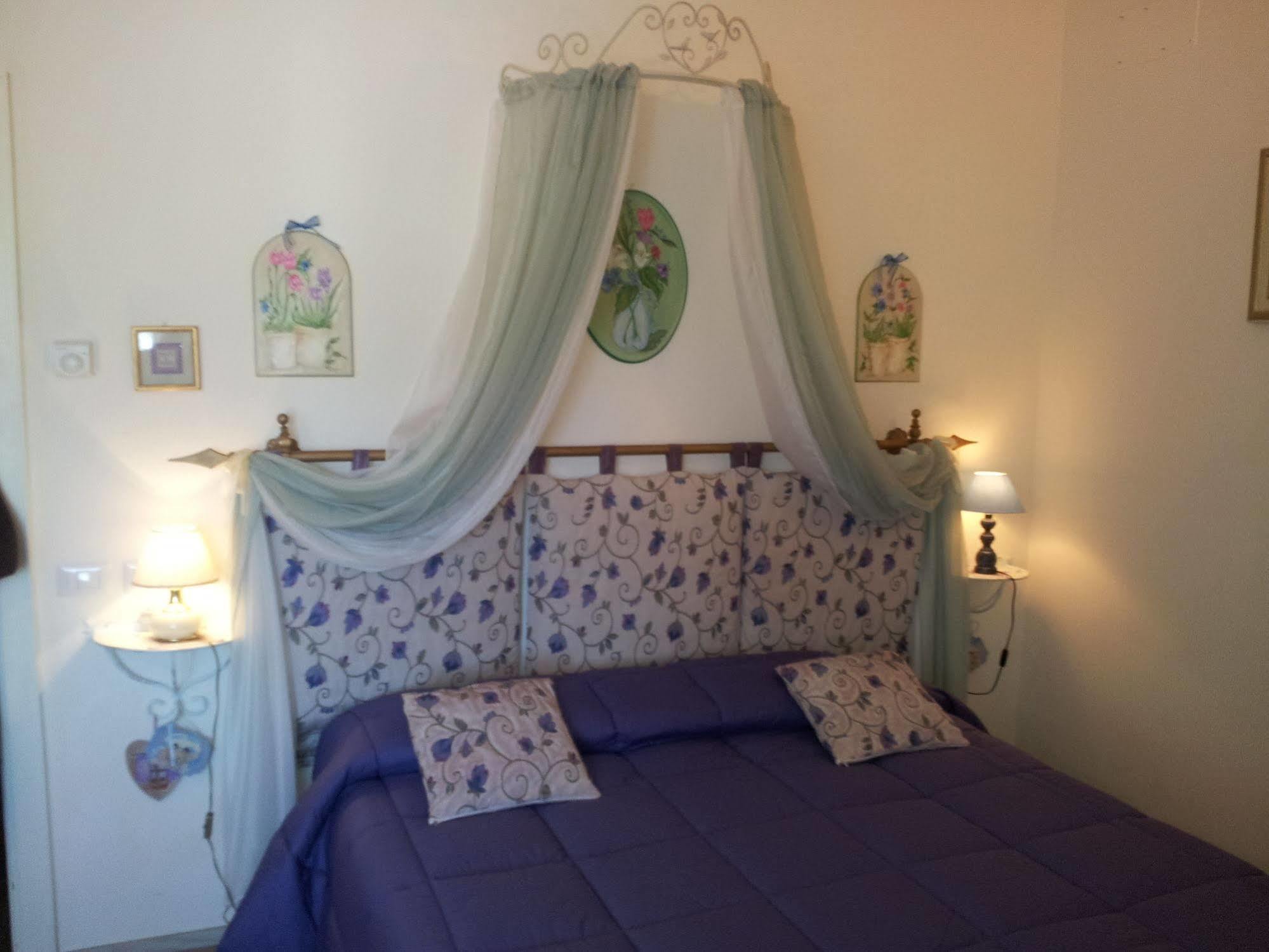 Bed And Breakfast A Casa Delle Fate Assisi Kültér fotó